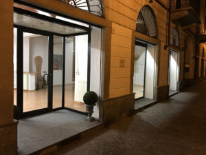 L'ingresso della Casa d'Arte Viadeimercati, Vercelli, via Morosone